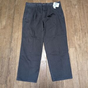 NWT Men's Dockers Dark Gray Pleated Front Chinos Size 40x30